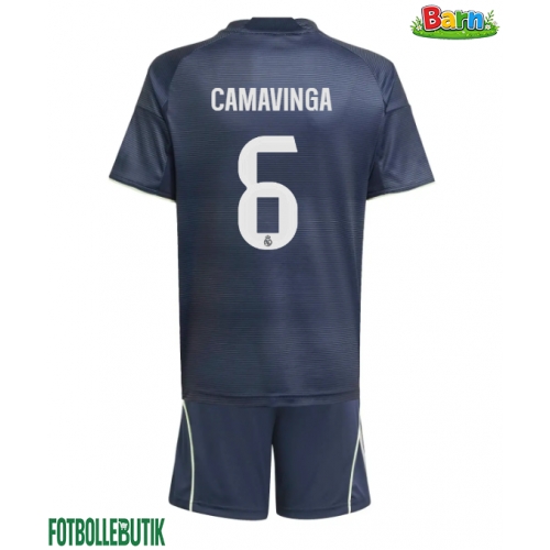 Real Madrid Eduardo Camavinga #6 Bortaställ Barn 2025-26 Kortärmad (+ Korta byxor)